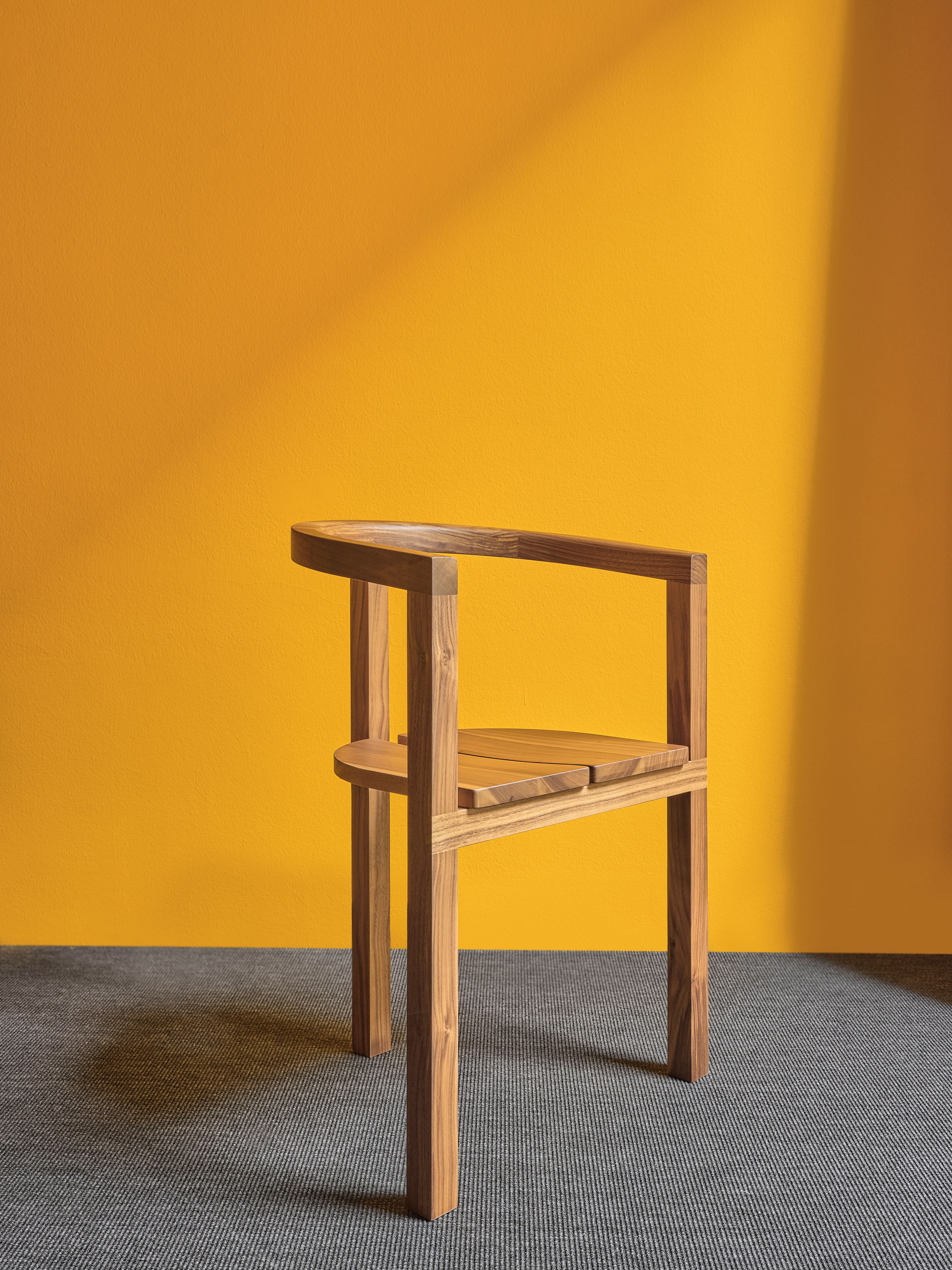 Armory chair (Canaletto walnut finishing)