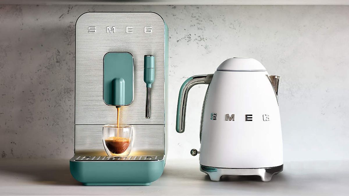 Smeg Coffee machine in Jade Green