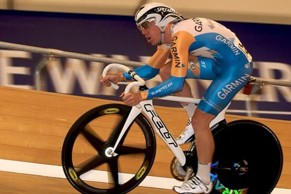 Daniel Holloway (Garmin) winds it up for his 200.