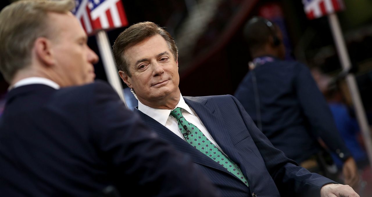 Paul Manafort (R) Trump&amp;#039;s campaign manager in July, 2016.