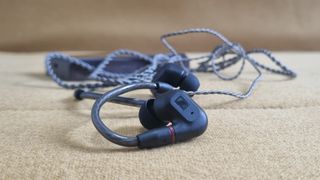 Wired in-ear headphones: Sennheiser IE 200