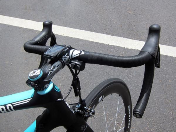 Shimano Dura-Ace Di2 satellite shifters allow Frank Schleck (Leopard Trek) to shift gears while up on the tops.