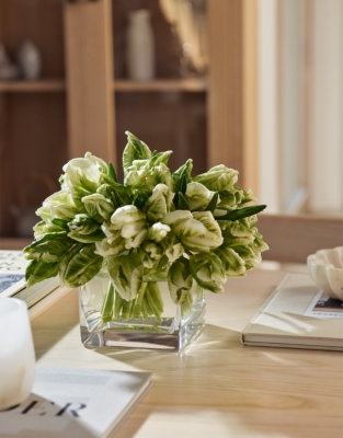 Aldby Vase | the White Company
