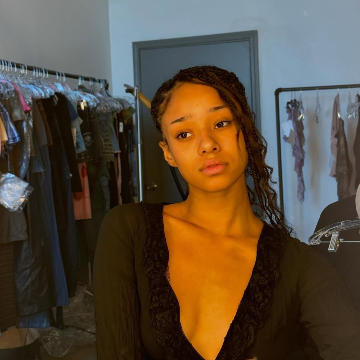 Manon Bannerman taking a mirror selfie.