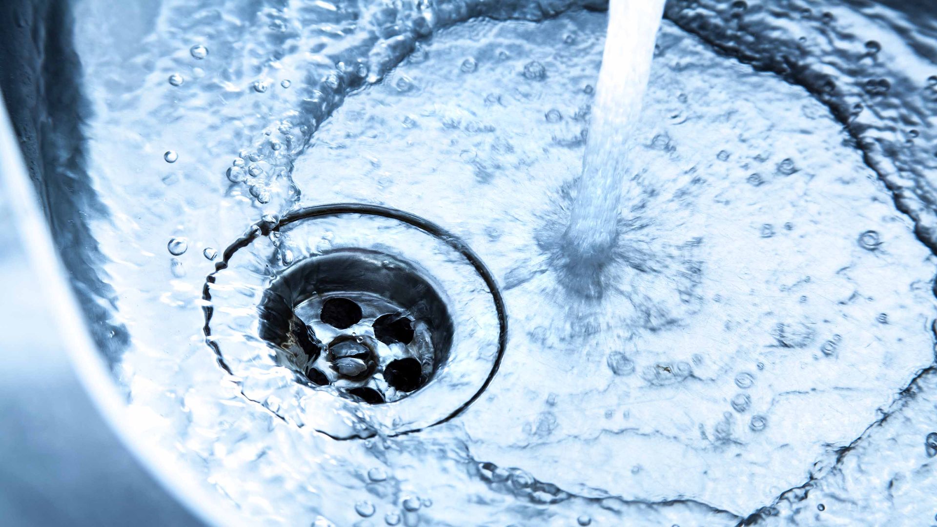 water running in kitchen sink