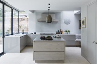 a handleless kitchen design by mowlem & co