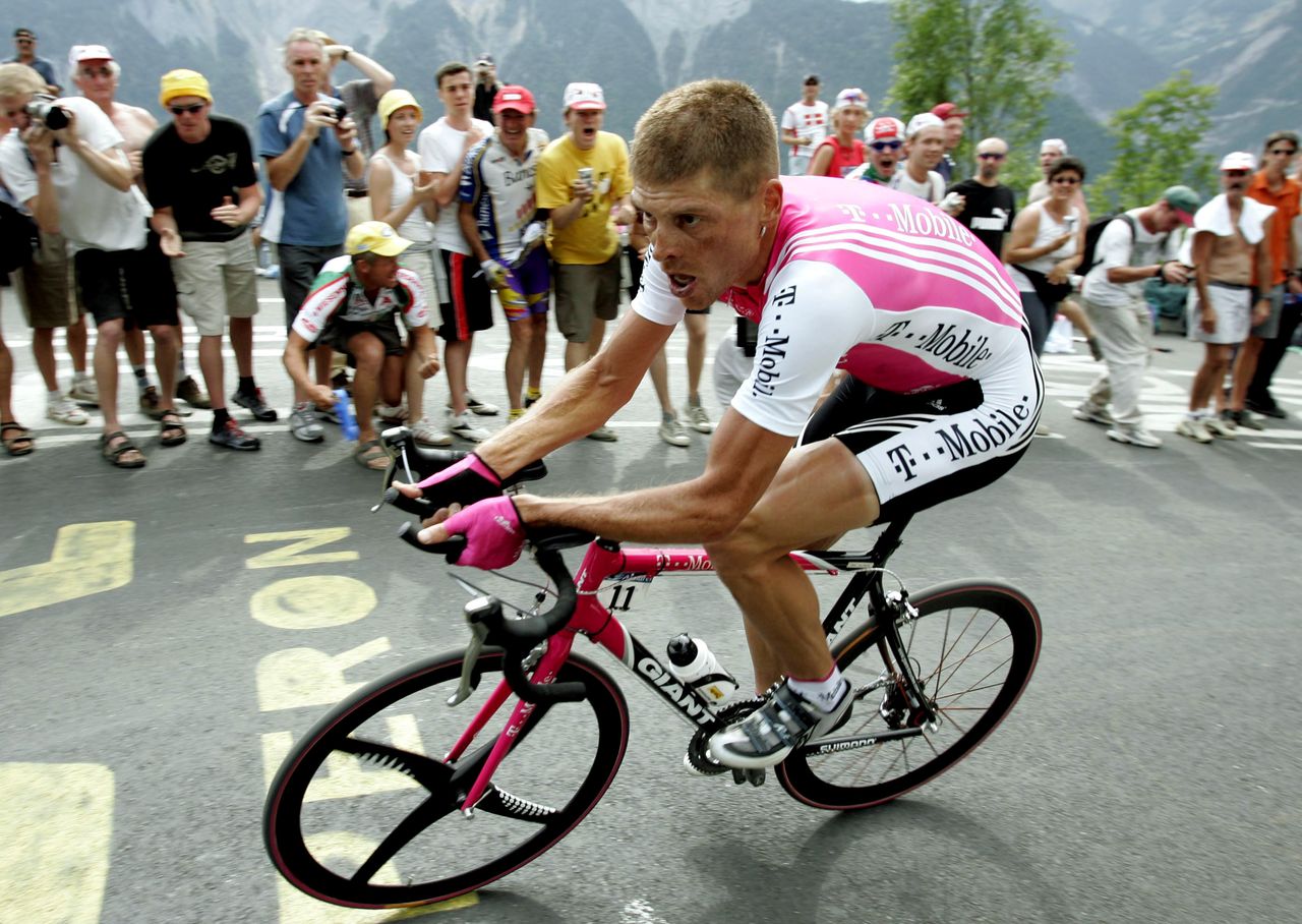CYCLING : TOUR DE FRANCE 2004
ULLRICH Jan ( GER )
STAGE ETAPE RIT 16 : BOURG-D'OISANS - L'ALPE D'HUEZ
TIME TRIAL / CONTRE LA MONTRE / TIJDRIT
RONDE VAN FRANKRIJK