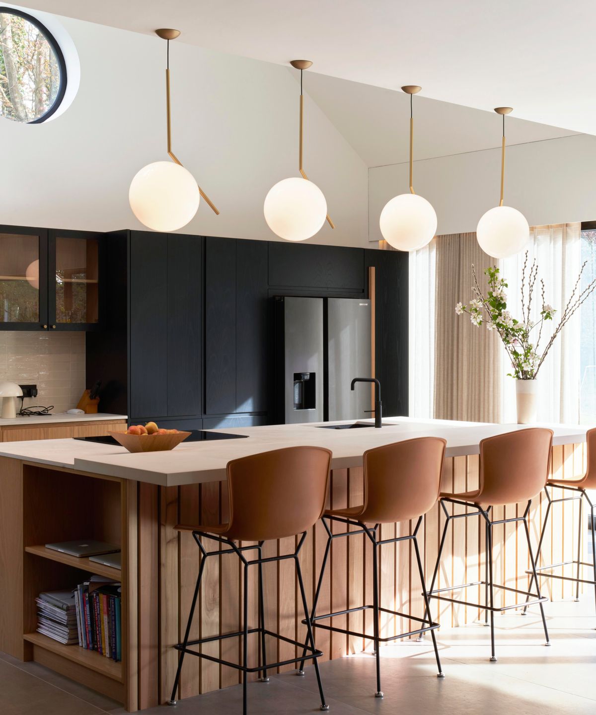 Split level kitchen ideas — a rising trend not to ignore | Homebuilding