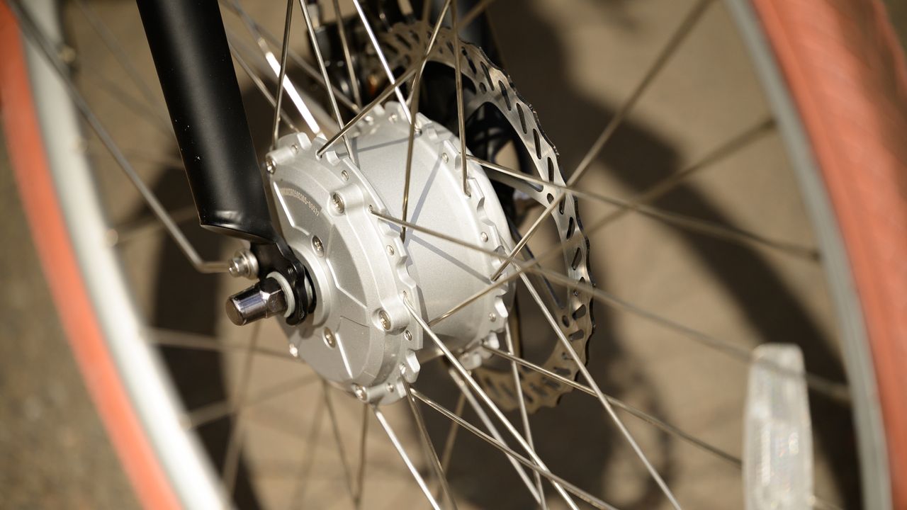 Priority e-Classic Plus ebike front hub motor