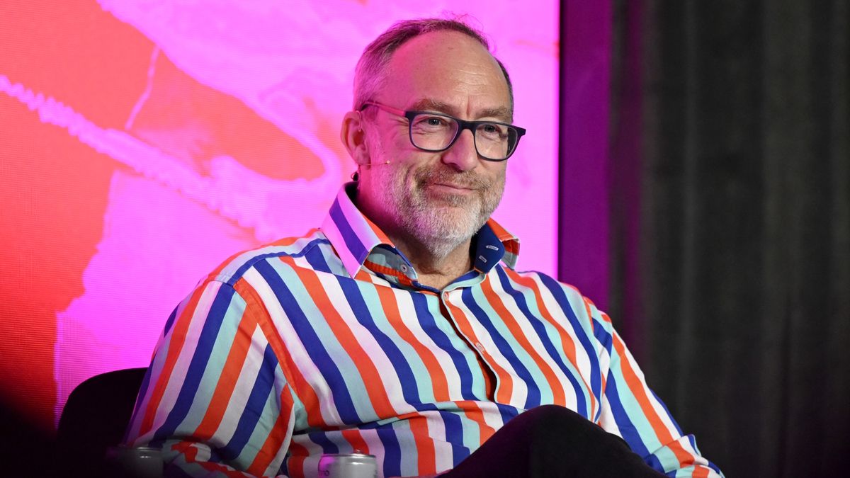 Wikipedia founder Jimmy Wales blows his top and hits da bricks 45 ...