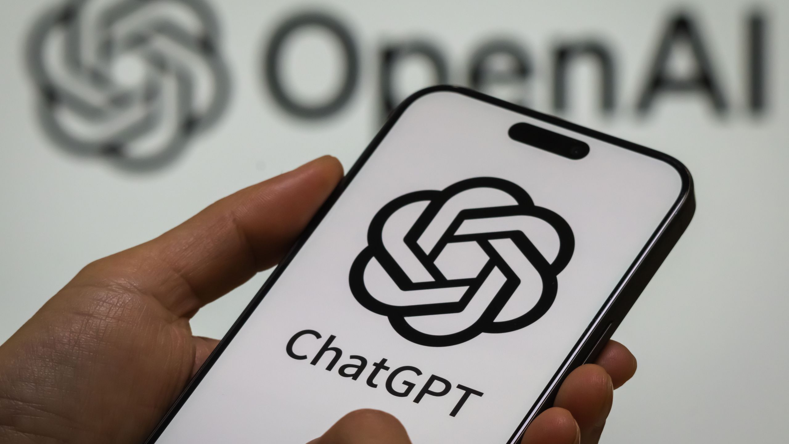 OpenAI meninjau kembali saran aplikasi mirip iklan di ChatGPT, dengan mengatakan bahwa itu “gagal” dan akan meningkatkan kontrol