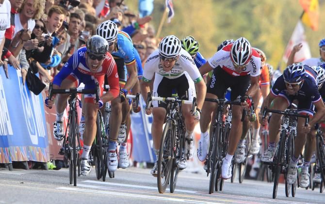 Cavendish opens his sprint at the Worlds in 2011