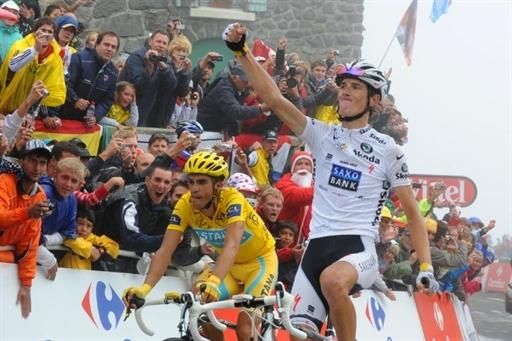 Andy Schleck (Saxo Bank) takes his second mountain top stage victory on the Tourmalet.