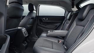 Honda HR-V e:HEV – interior rear
