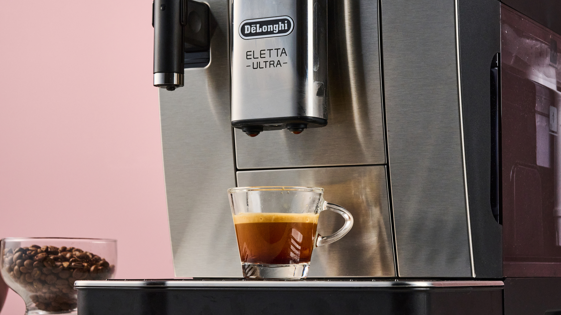An extracted double espresso sitting on the the De'Longhi Eletta Ultra's drip tray.