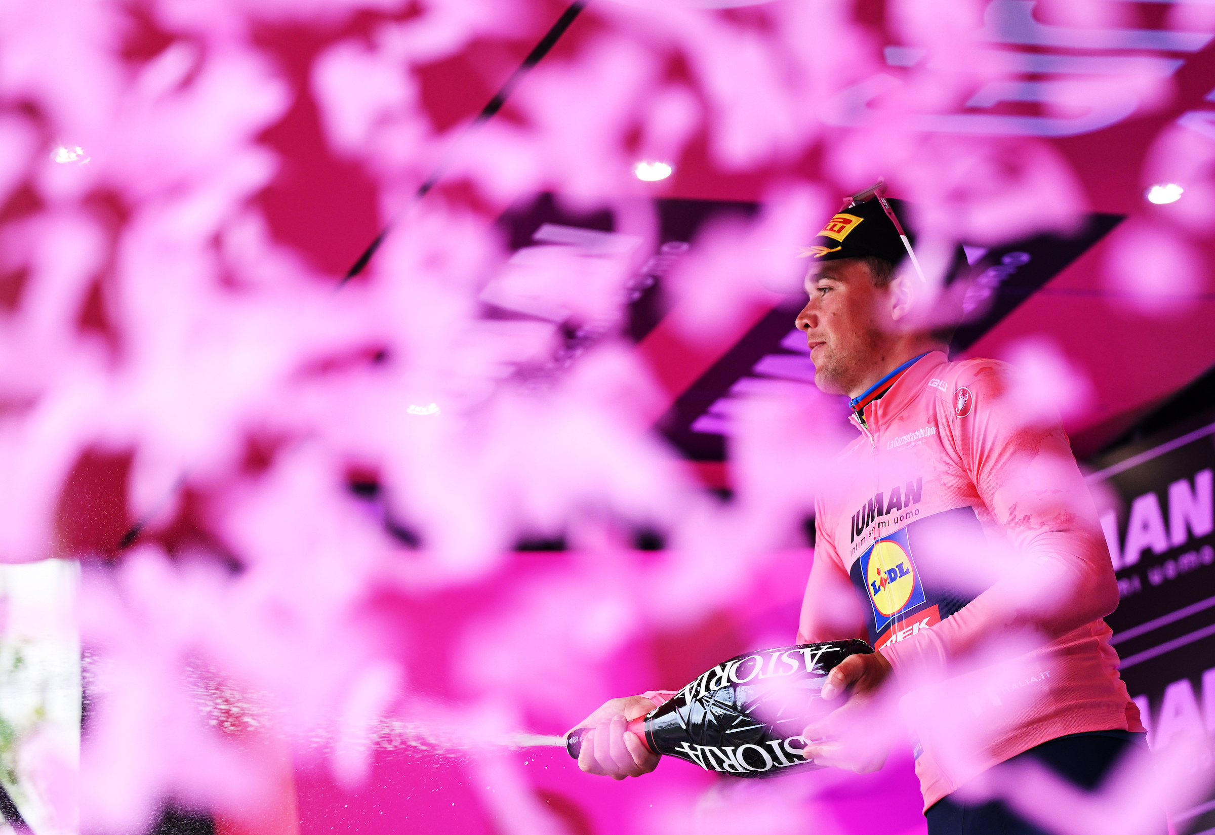 Mads Pedersen giro d&#039;italia pink jersey stage three