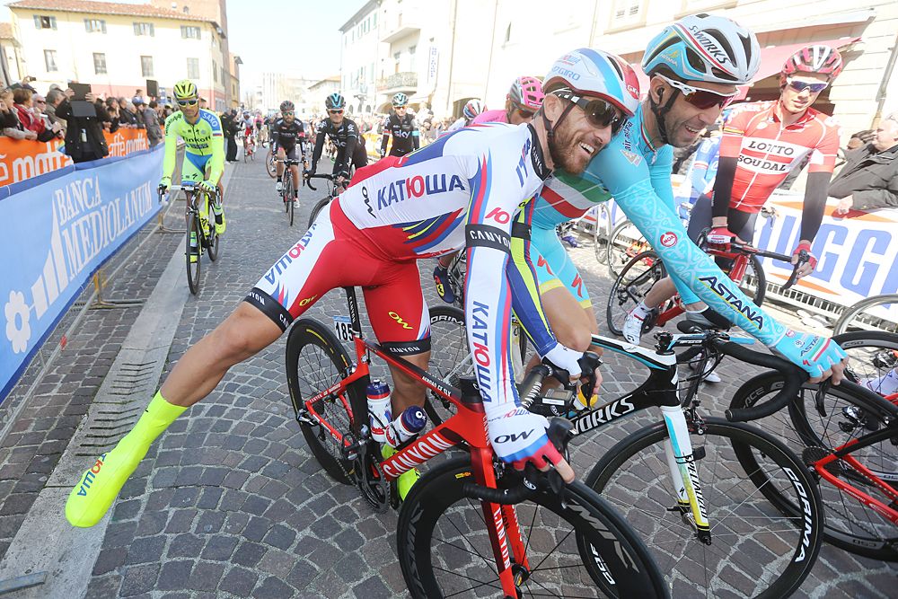Luca Paolini with a little horseplay at the start