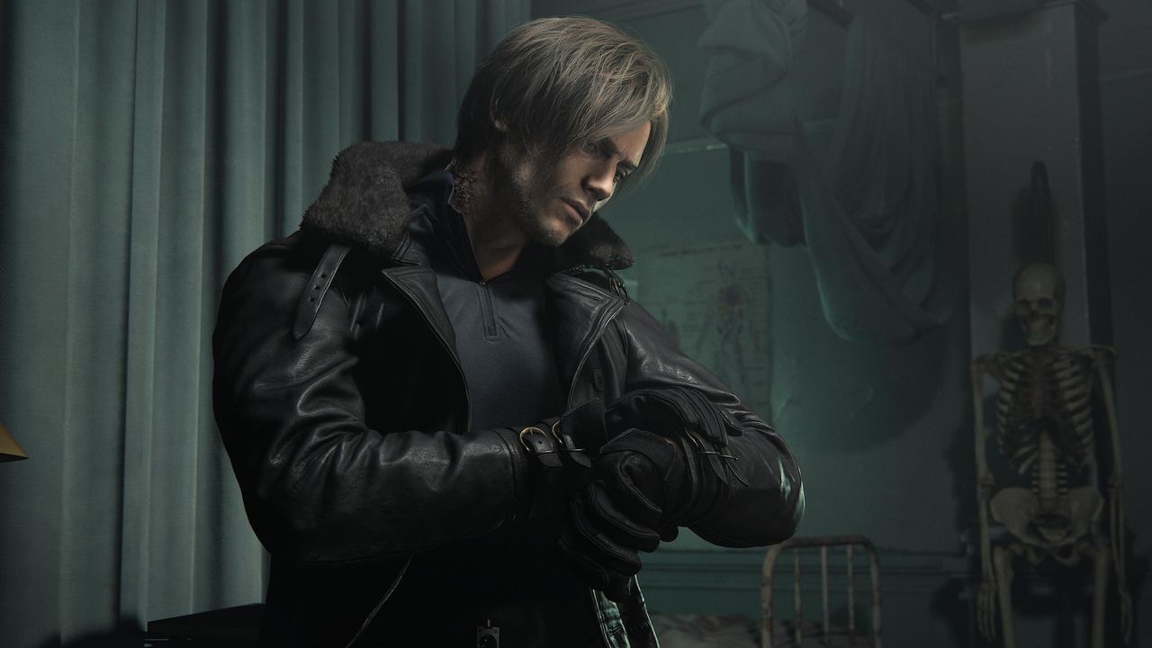 Resident Evil Requiem Hamilton watch: Khaki Field Auto Chrono on Leon