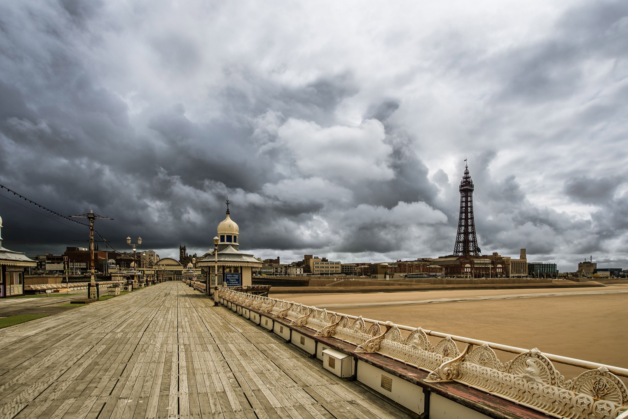 How I took beautiful photos at the beach, despite the awful weather