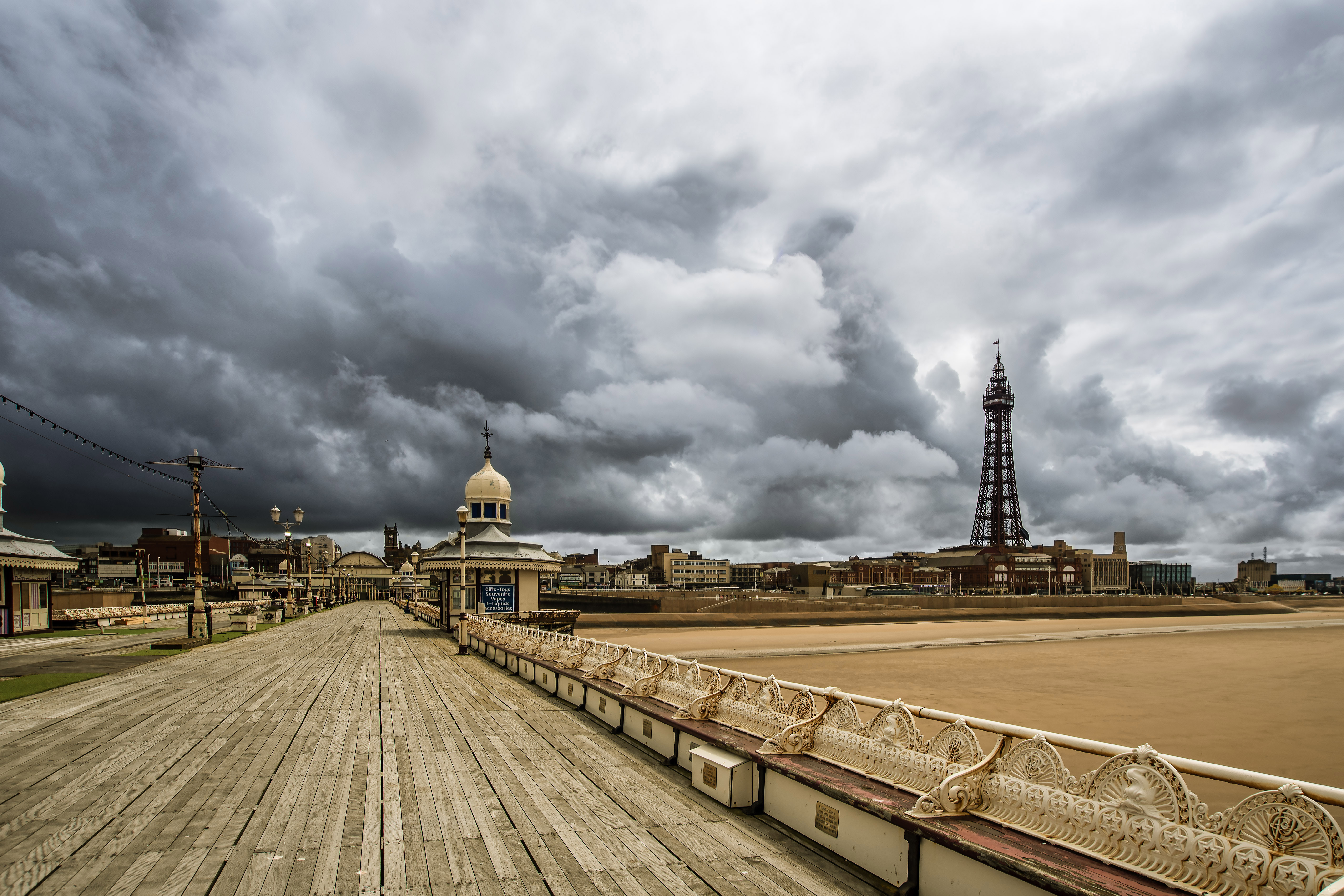 Don&#039;t let a dismal day at the seaside stop you from taking photos