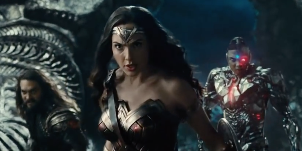 Here’s Wonder Woman Fighting Steppenwolf In A Brand New Justice League ...