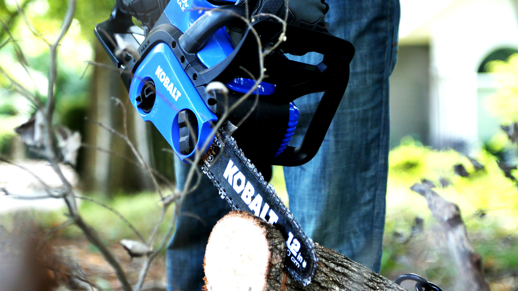 Best chainsaws: Kobalt KCS 120-07 40 Volt Cordless Chainsaw