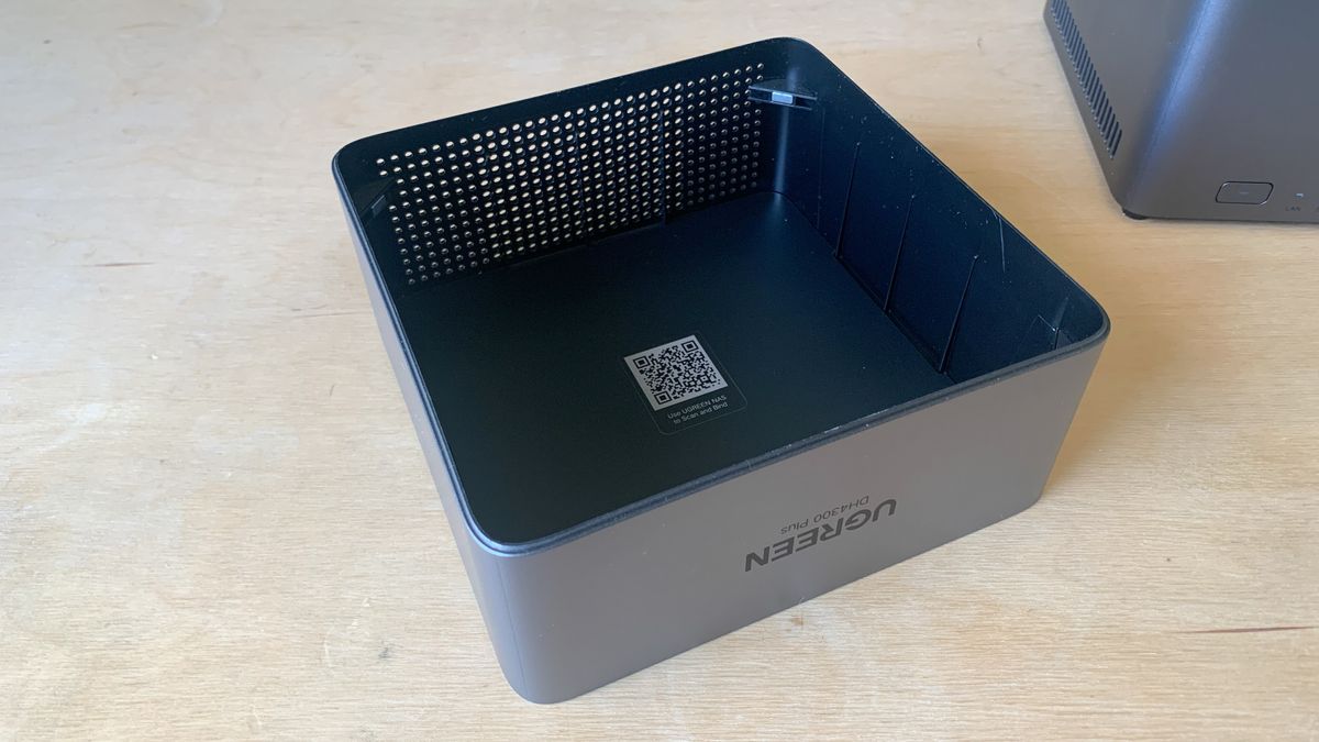 UGREEN NASync DH4300 Plus