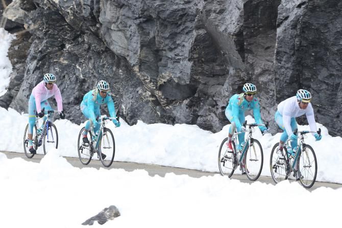 Astana set the pace