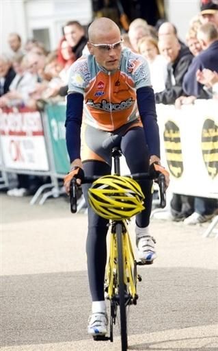 Michael Rasmussen gets ready for his first race in 2009.