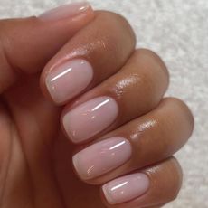 beautiful nude pink manicure by @raelondonnails