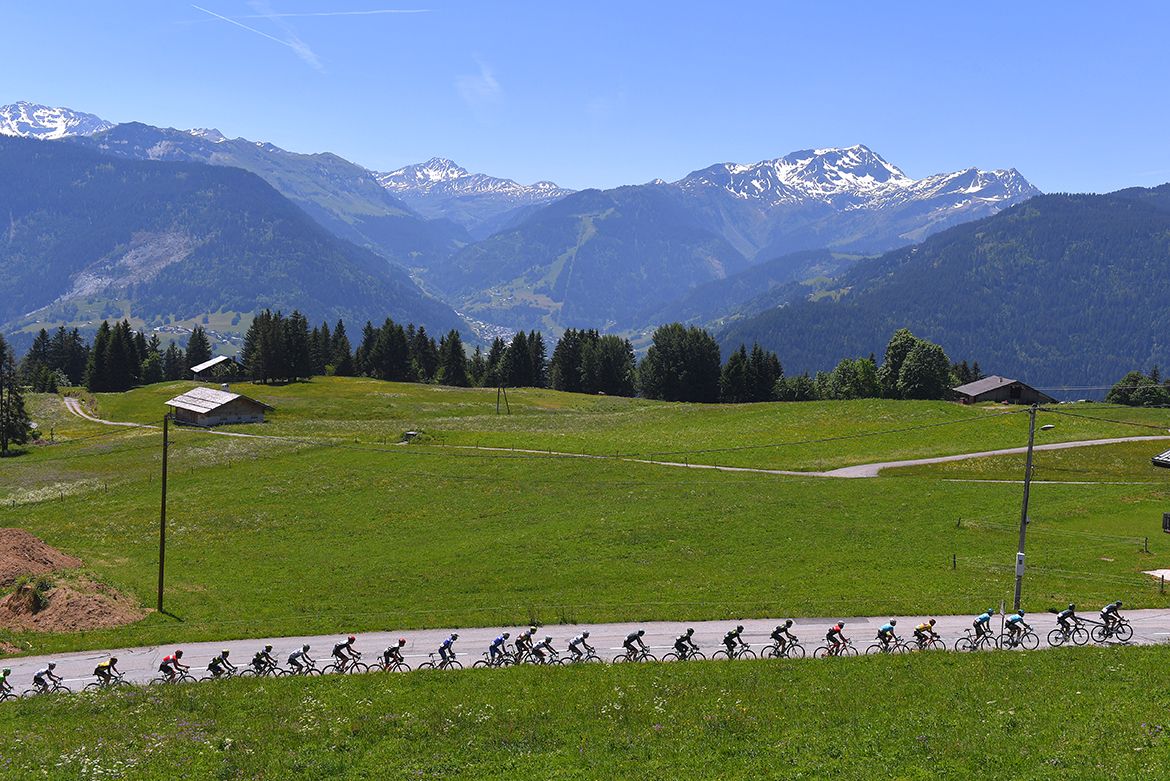 The Crit&eacute;rium du Dauphin&eacute; peloton on stage 8
