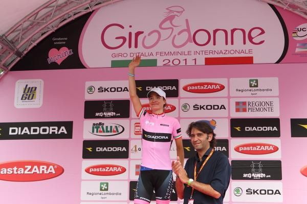In the maglia rosa for another day, Marianne Vos (Nederland Bloeit)