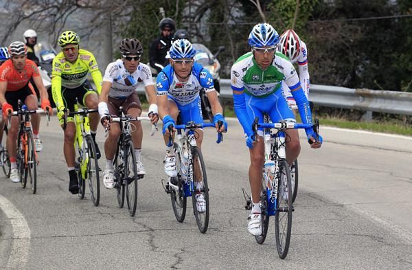 Stefano Pirazzi (Colnago-CSF Inox) sets the pace in the break.