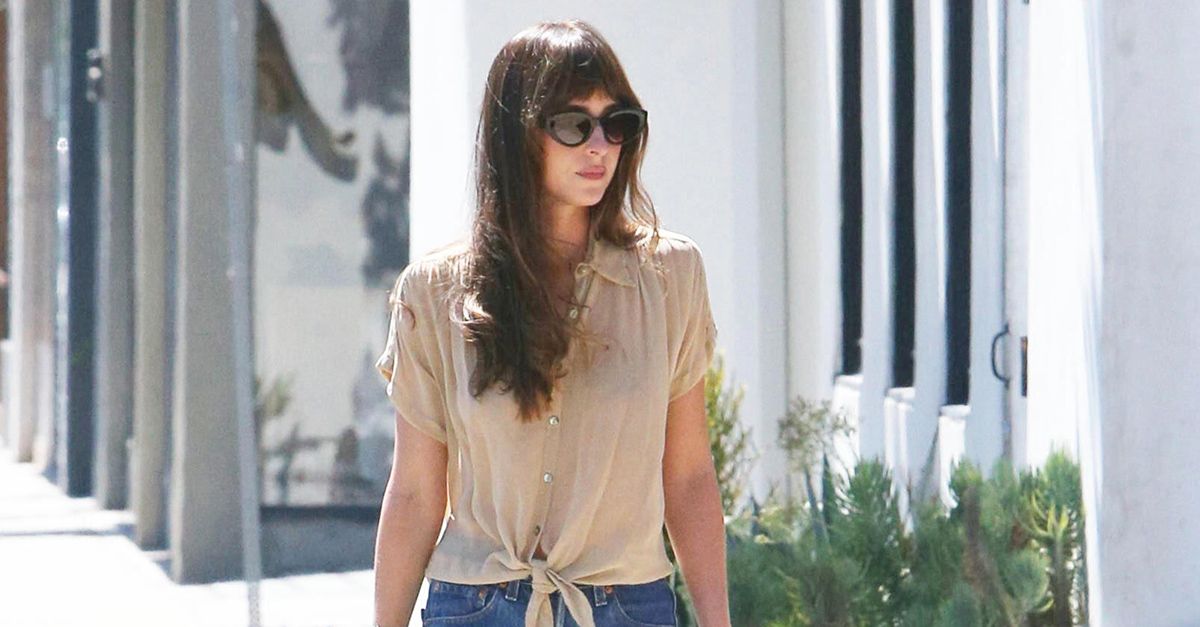 Don't Hold the Cropped Jeans—Just Wear Them With This Shoe Trend If You're Scared of Looking Dated