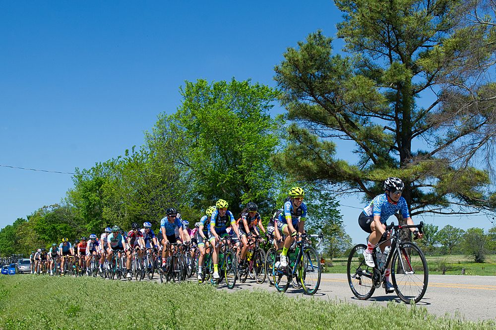 The field is all together - Joe Martin Stage Race stage 3