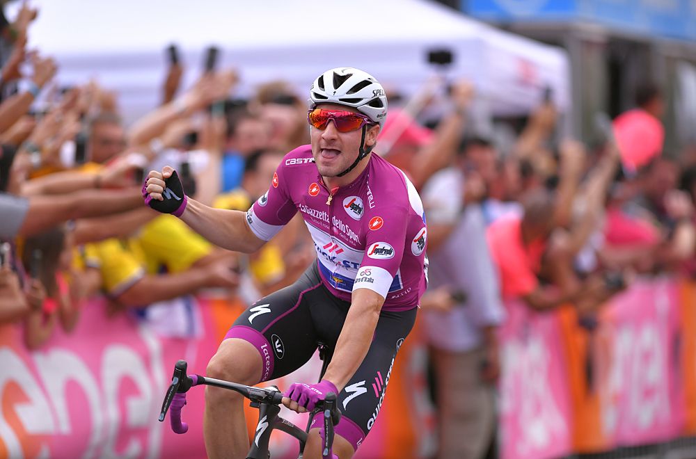 Elia Viviani (Quick-Step Floors) wins stage 3 at the Giro d'Italia