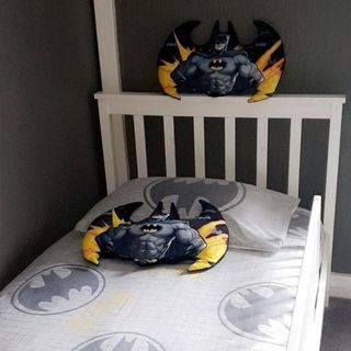 children's bedroom bedding with batman merchandise