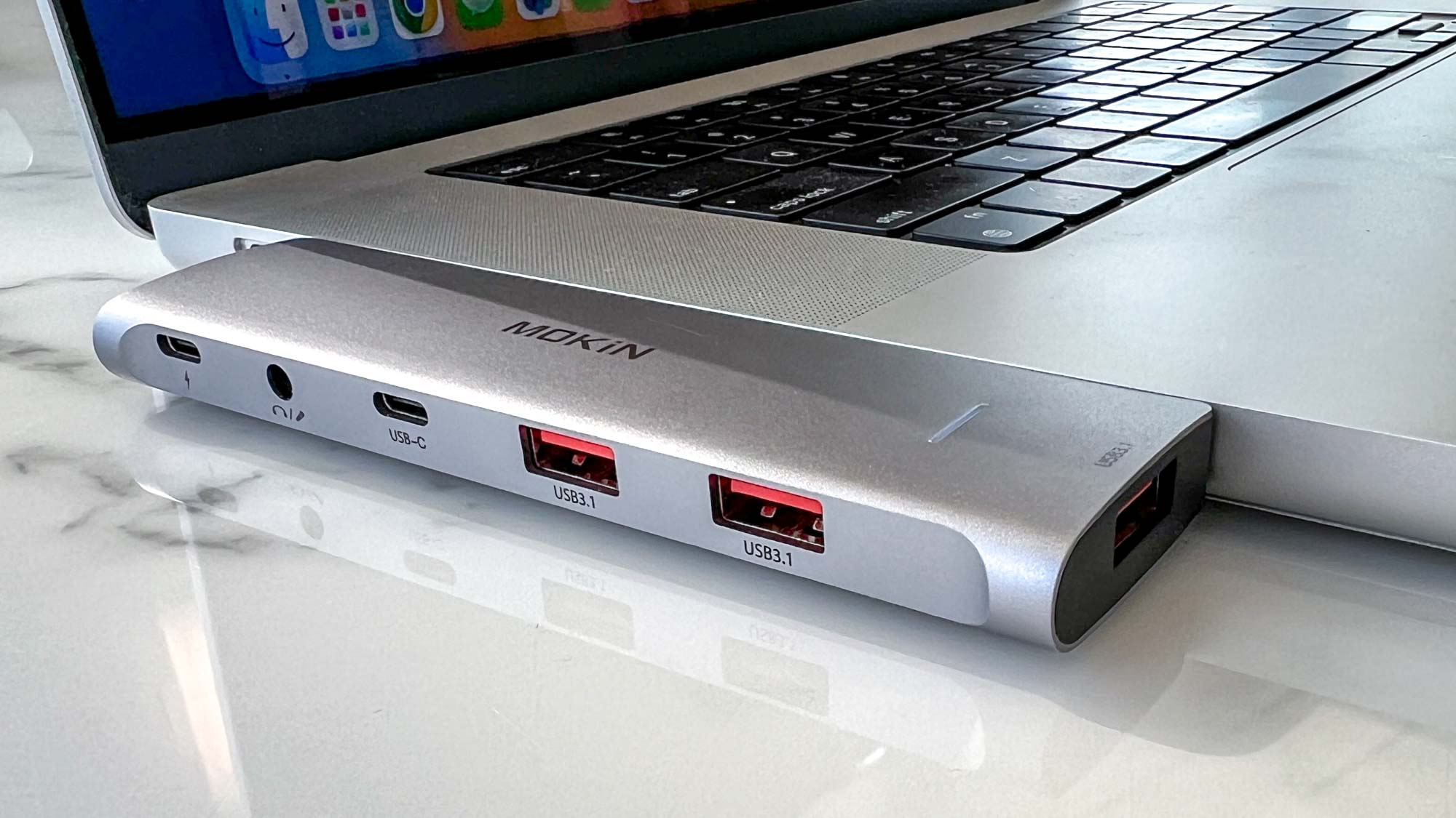 Mokin USB-C adapter for MacBook Pro/Air