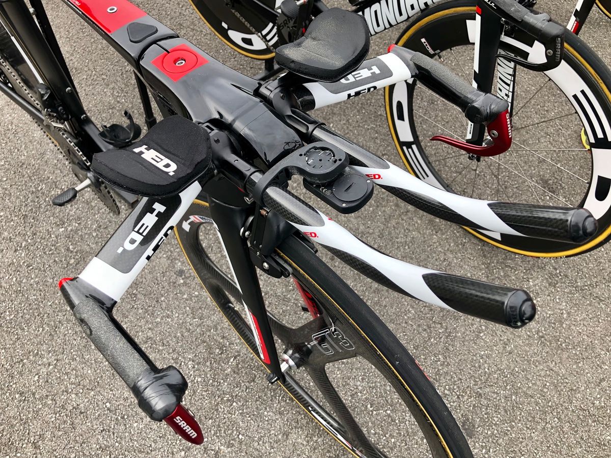 SRAM Blip shifters under the electrical tape connect to the SRAM Blipbox attached under the Garmin mount
