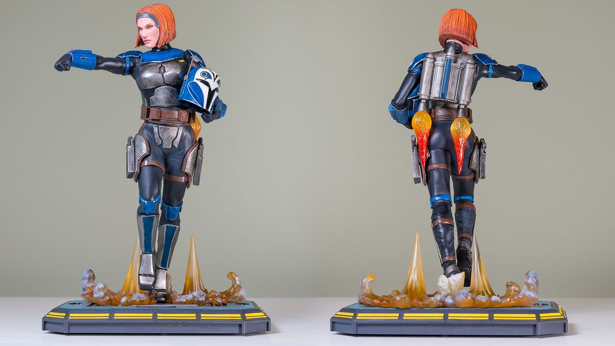 The front and back of the Bo-Katan Kryze 1:7 scale statue on a green background