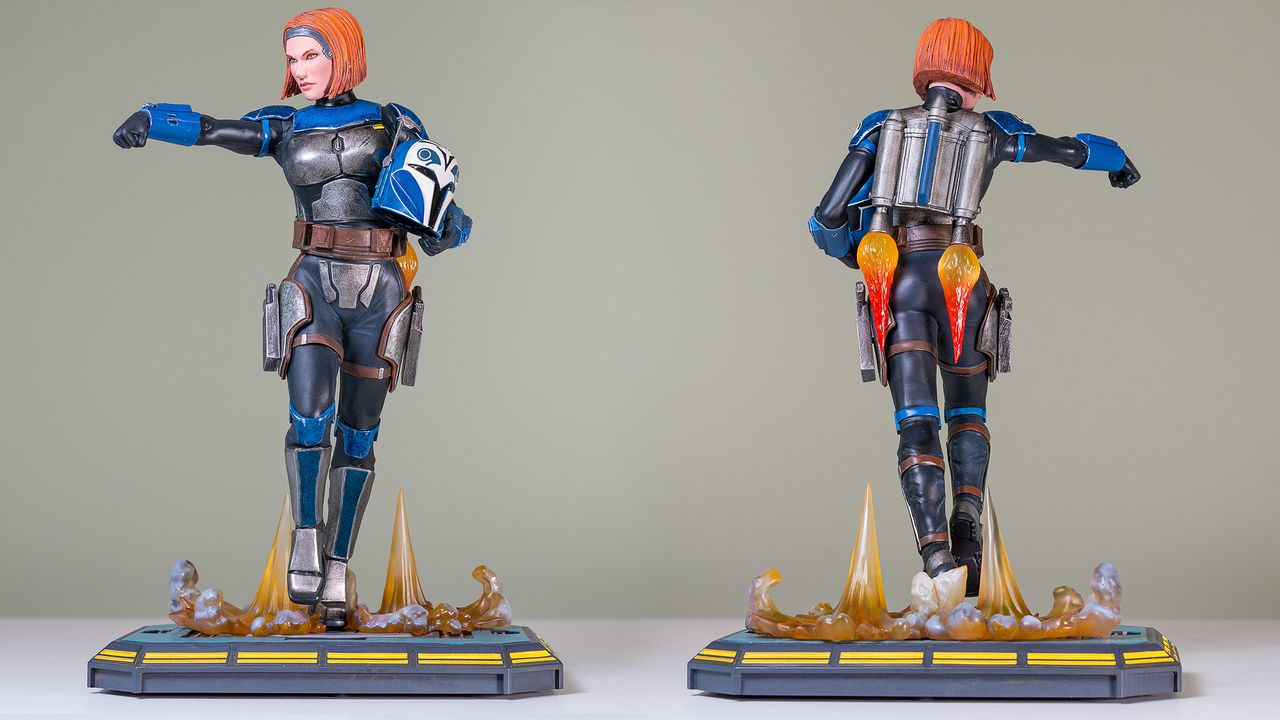The front and back of the Bo-Katan Kryze 1:7 scale statue on a green background
