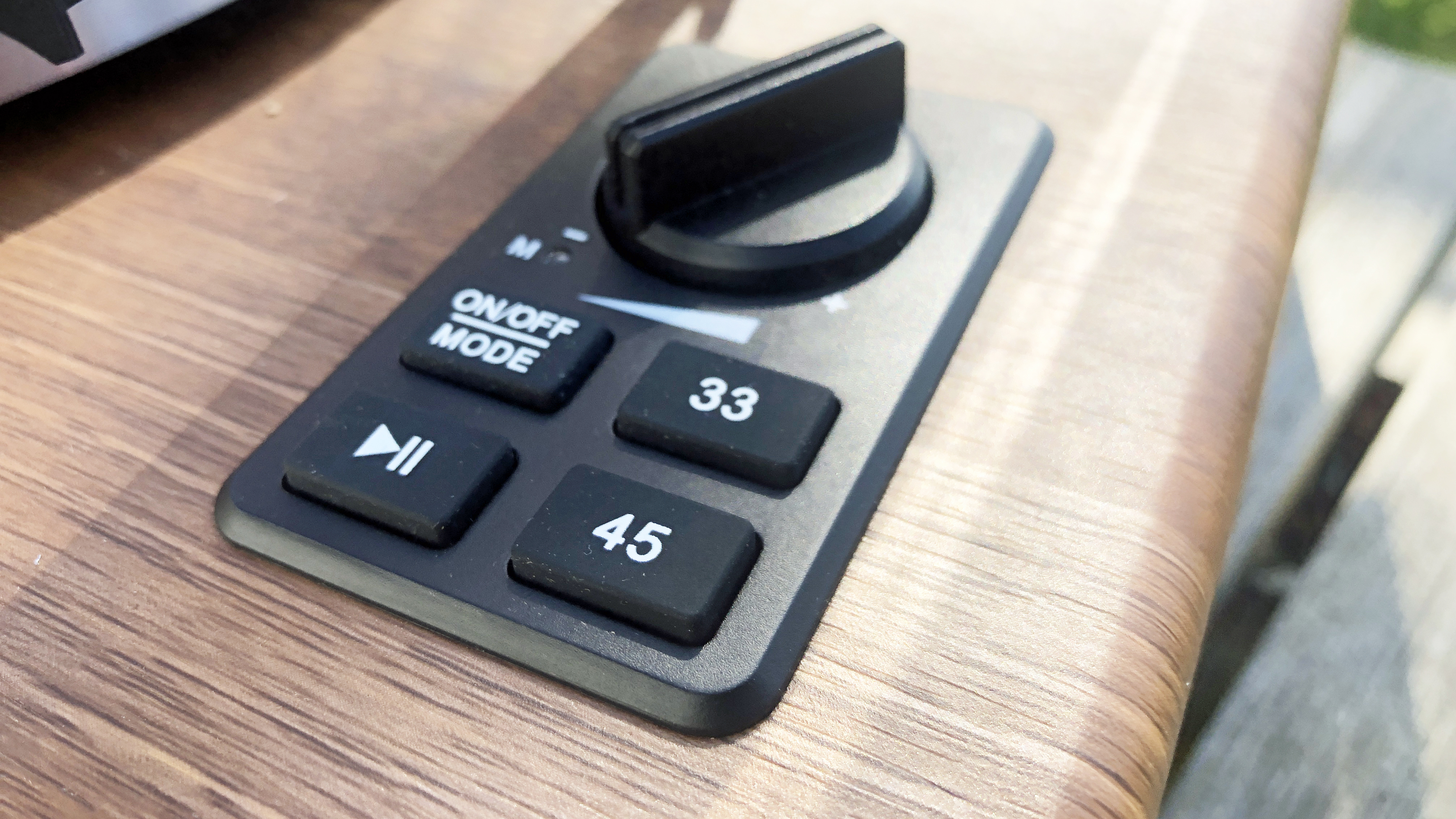 the lenco ls-410 record player control buttons