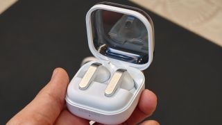 Hands-on with the Galaxy Buds 4 Pro