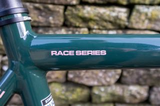 Race Series logotype on top tube