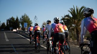 Campamento de entrenamiento del UAE Team ADQ 2022