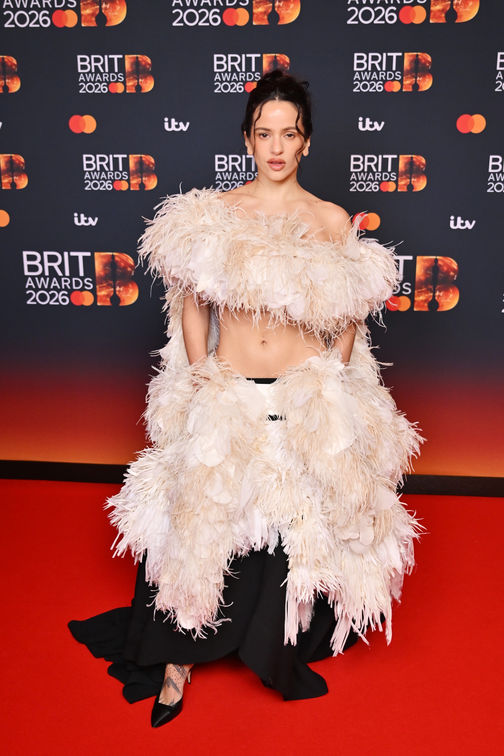 Rosal&amp;iacute;a's Chanel by Matthieu Blazy look at the 2026 BRIT Awards