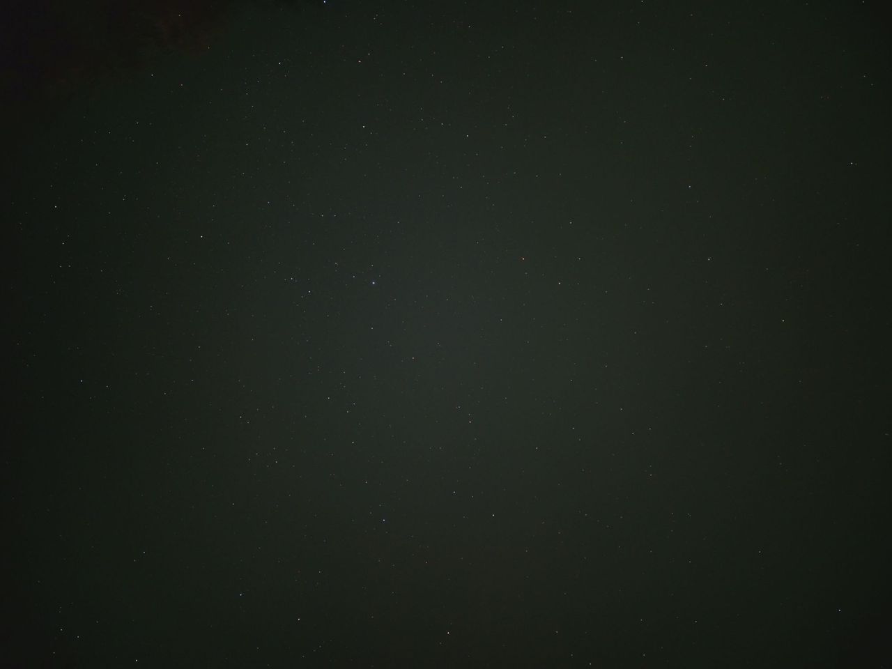 Galaxy Z Flip 7 astrophotography sample.