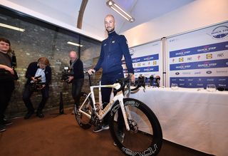Tom Boonen poses with the custom Specialized Venge he'll use at Omloop Het Nieuwsblad