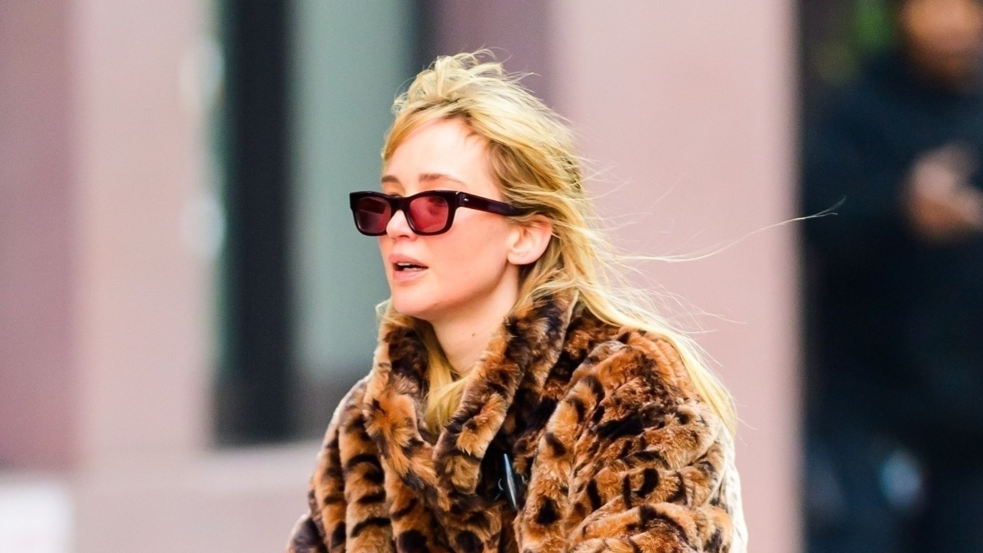 Actress Jennifer Lawrence goes for a bike ride in NY 13/01/2026