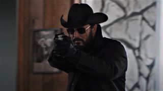 Rip aiming gun in Yellowstone Season 4 premiere